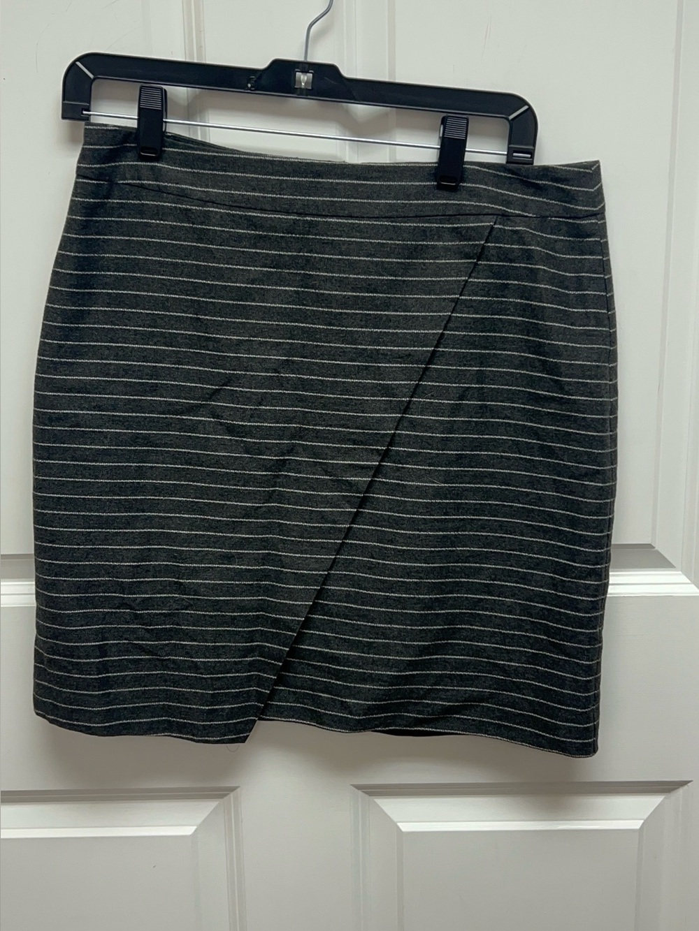 Loft Gray White Striped Faux Wrap Mini Skirt Size 10p
